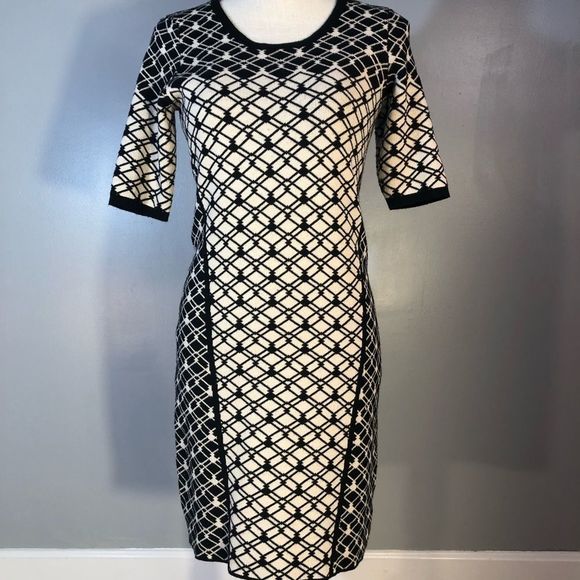 Pink Rose Dresses & Skirts - Pink Rose Black and White Unique Figure Flattering Pattern Knit Dress M